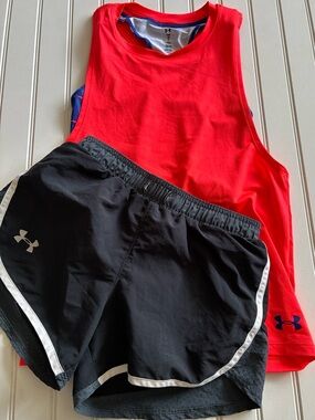 UNDER ARMOUR girls size medium short set i